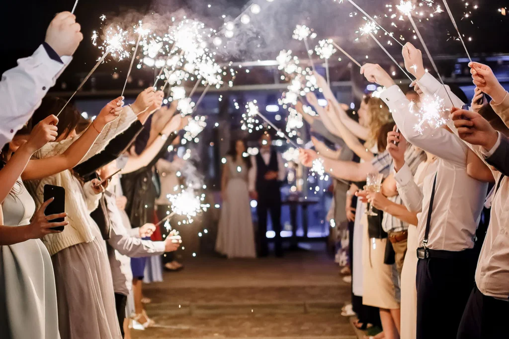 از طبیعی تا پرزرق و برق: سبک‌های آرایش عروس